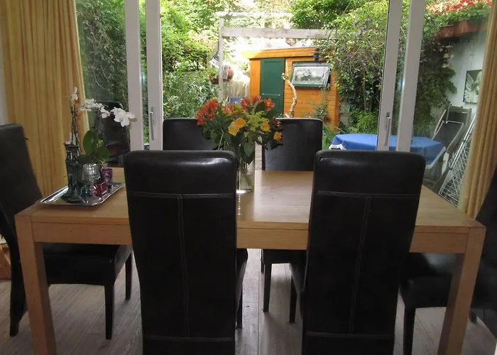 Eugenie B&B 에인트호번